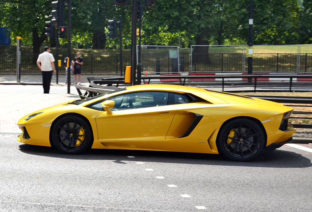 Lamborghini Aventador LP700-4