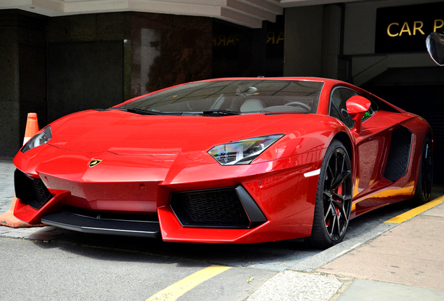 Lamborghini Aventador LP700-4