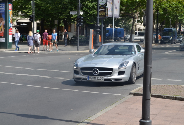 Mercedes-Benz SLS AMG