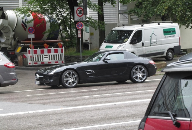 Mercedes-Benz SLS AMG