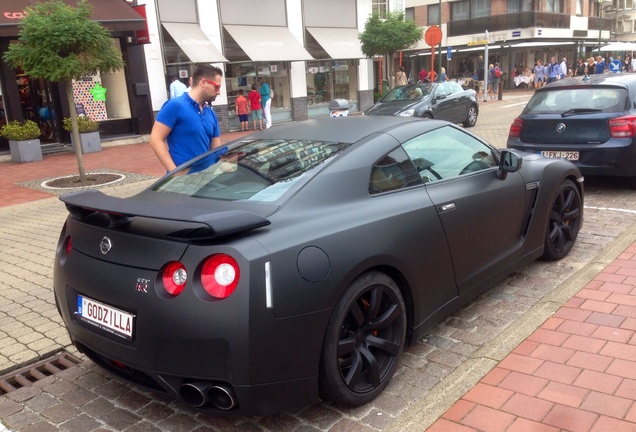 Nissan GT-R