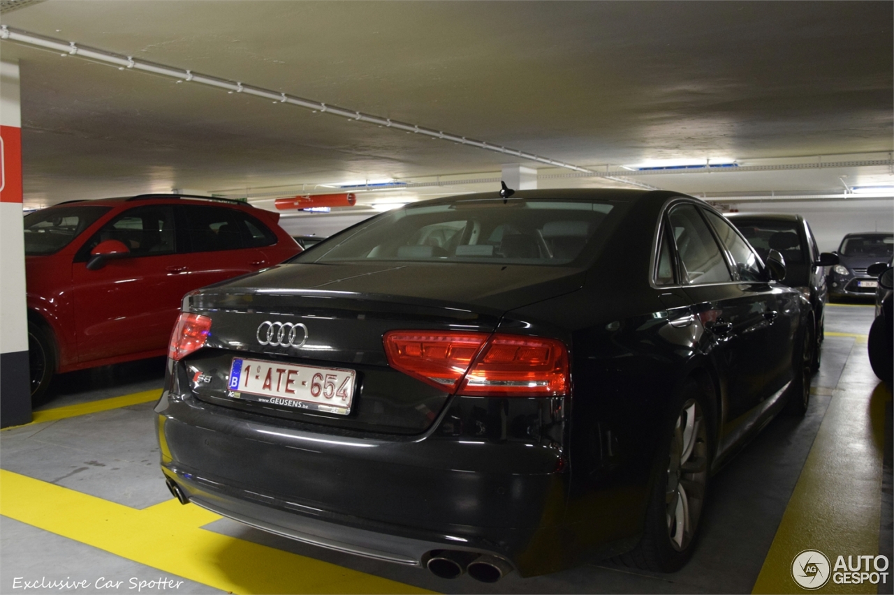 Audi S8 D4