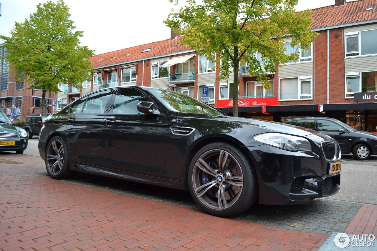 BMW M5 F10 2011