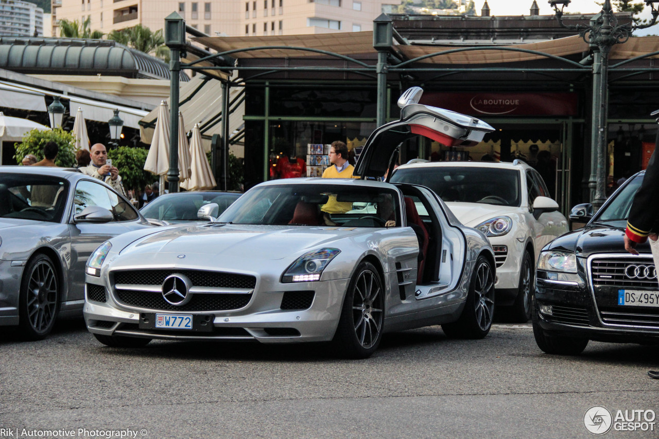 Mercedes-Benz SLS AMG