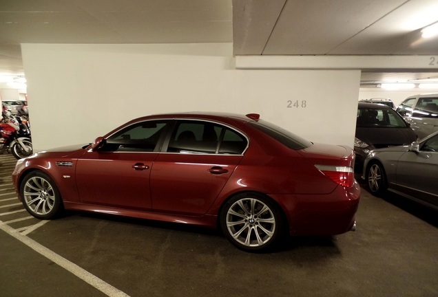 BMW M5 E60 2005