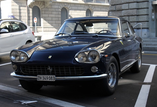 Ferrari 330 GT 2+2 Series I