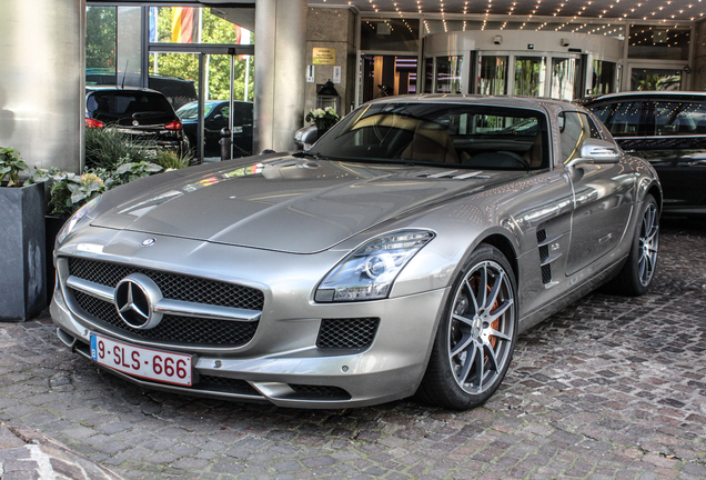 Mercedes-Benz SLS AMG