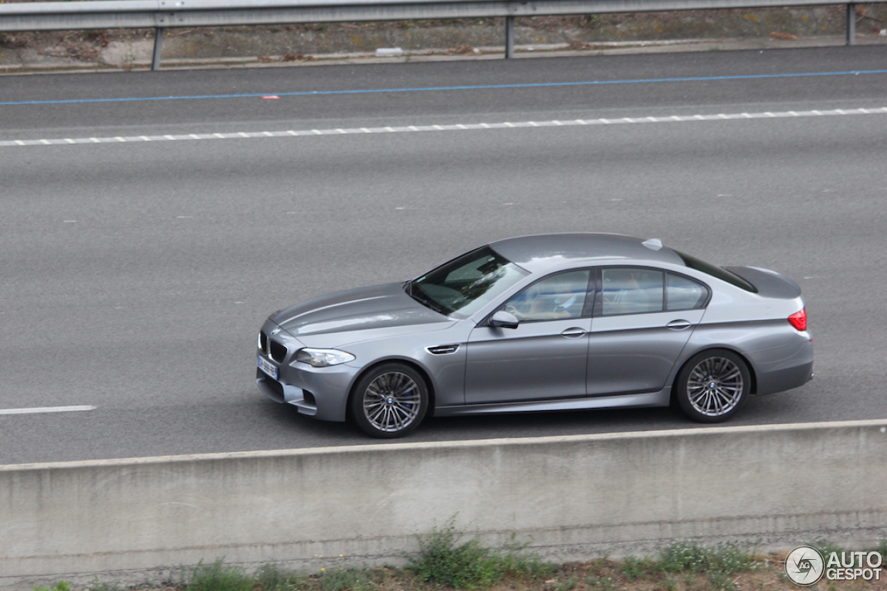 BMW M5 F10 2011