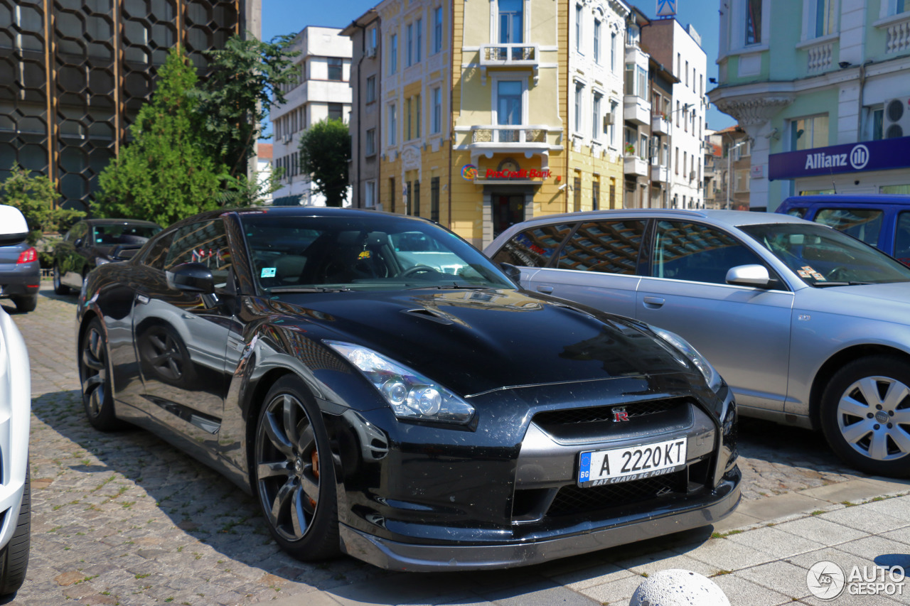 Nissan GT-R