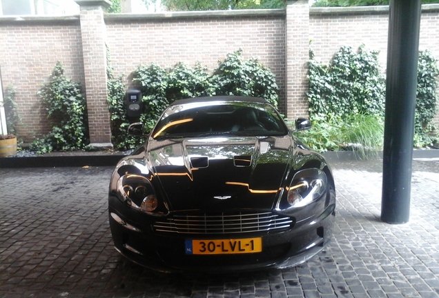 Aston Martin DBS Volante