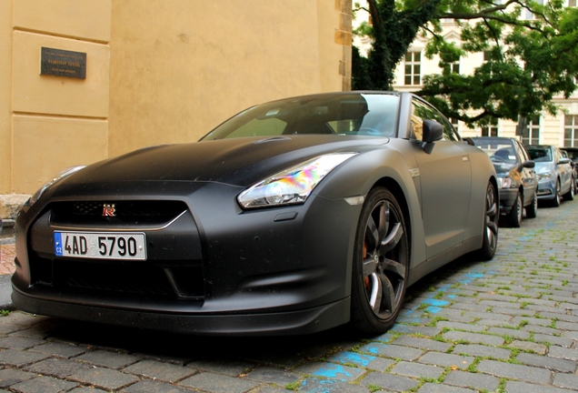 Nissan GT-R