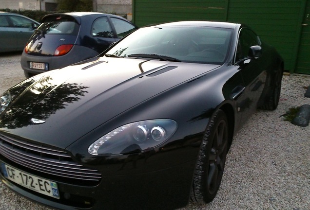 Aston Martin V8 vantage