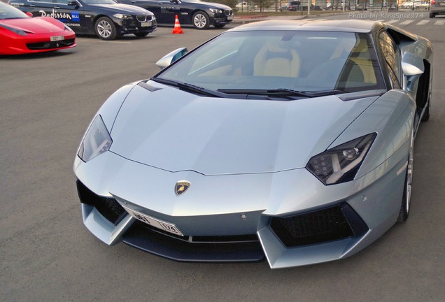 Lamborghini Aventador LP700-4 Roadster