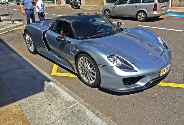 Porsche 918 Spyder Weissach Package