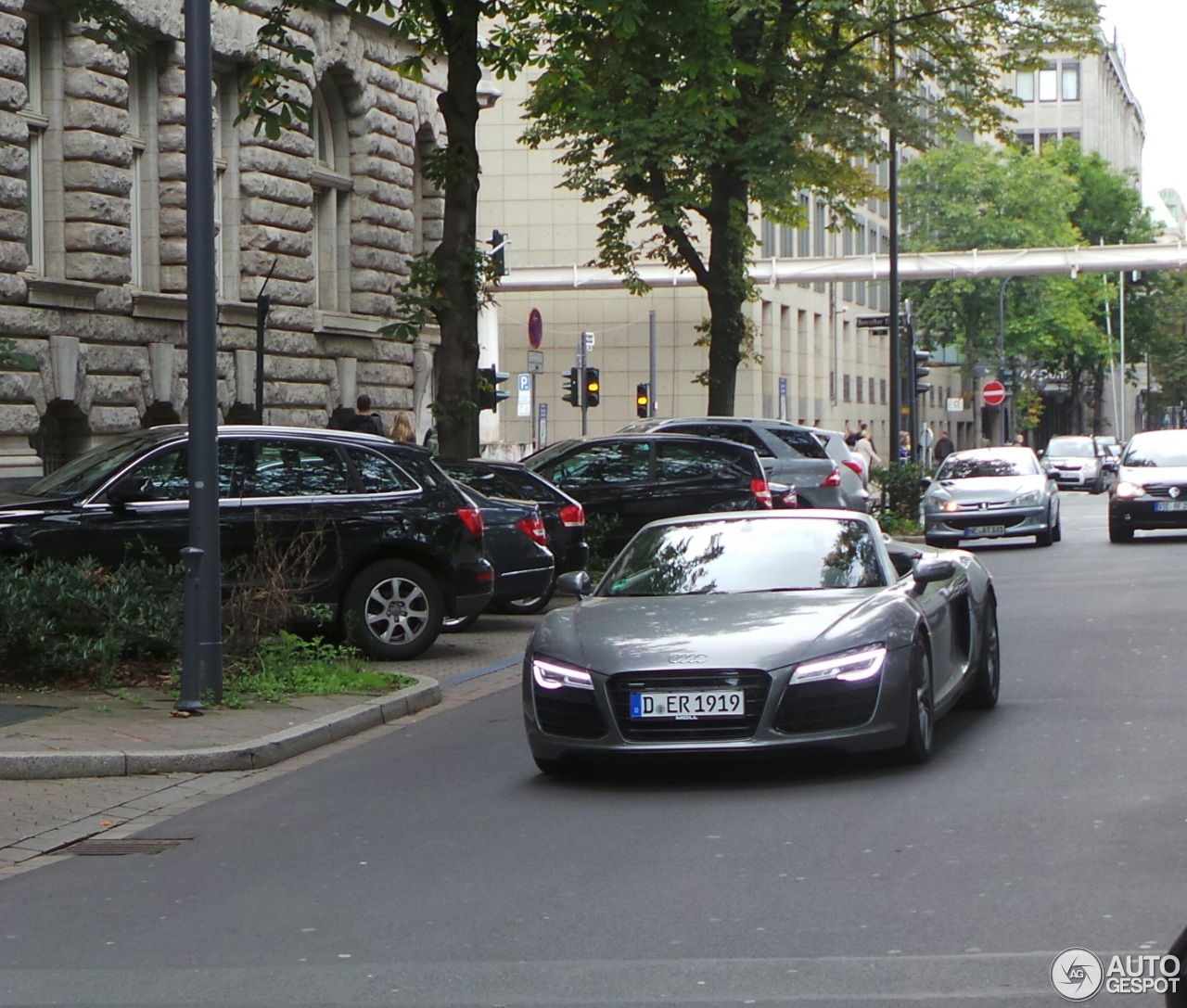 Audi R8 V8 Spyder 2013