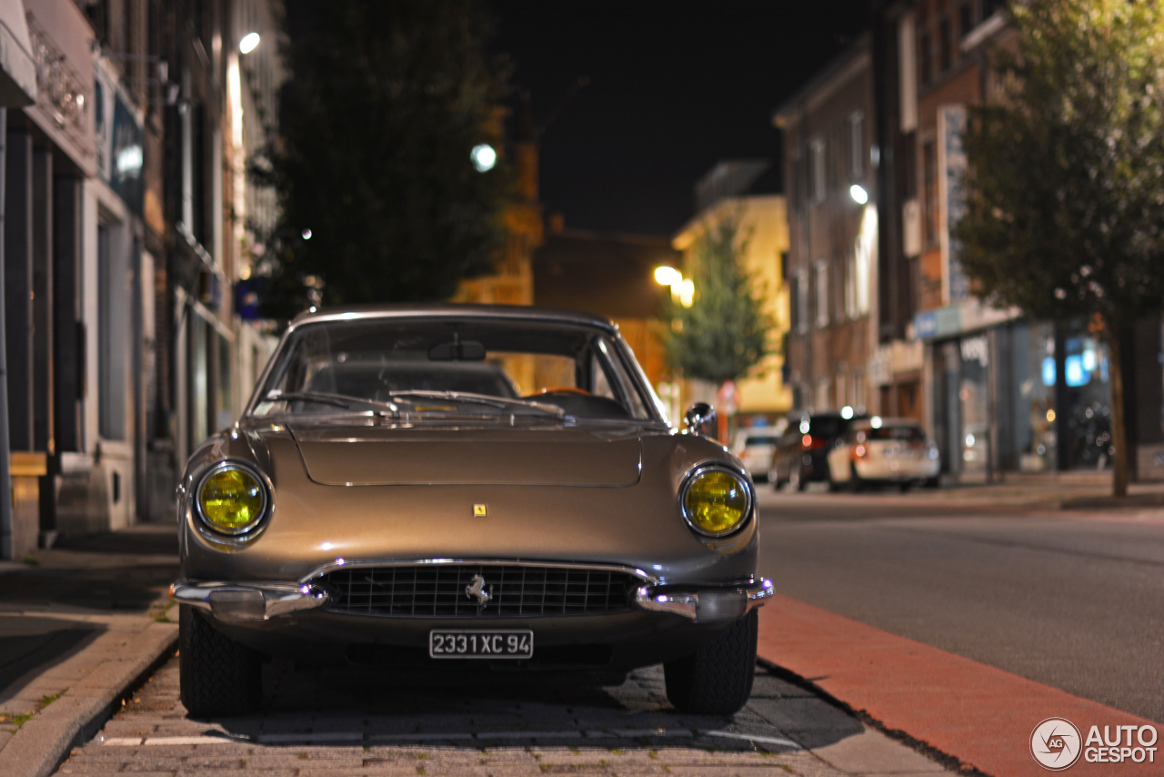 Ferrari 365 GT 2+2