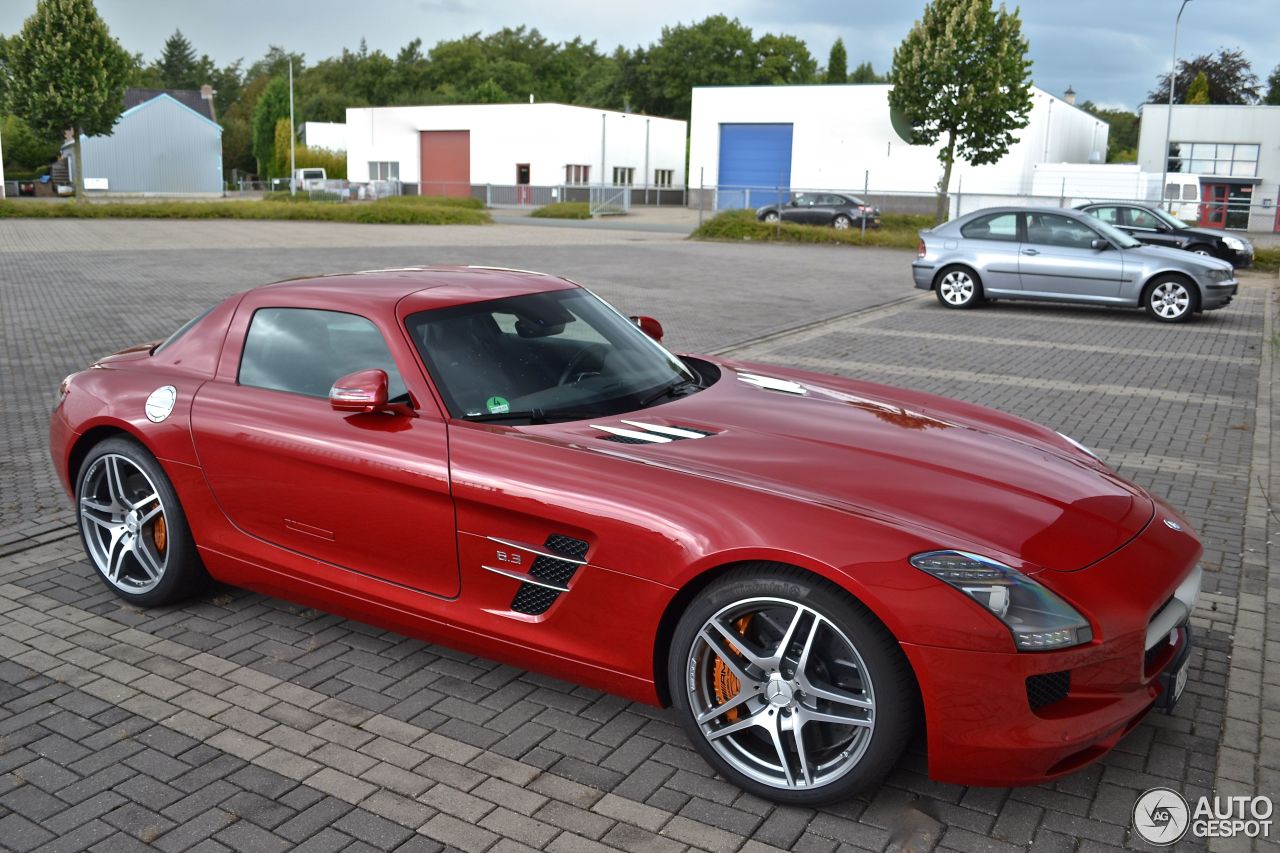 Mercedes-Benz SLS AMG