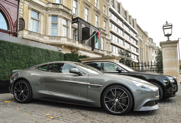 Aston Martin Vanquish 2013