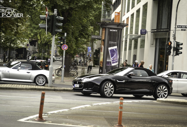 Jaguar F-TYPE S V8 Convertible