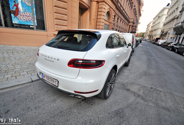 Porsche 95B Macan Turbo