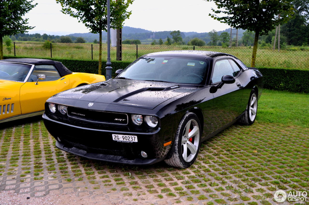 Dodge Challenger SRT-8