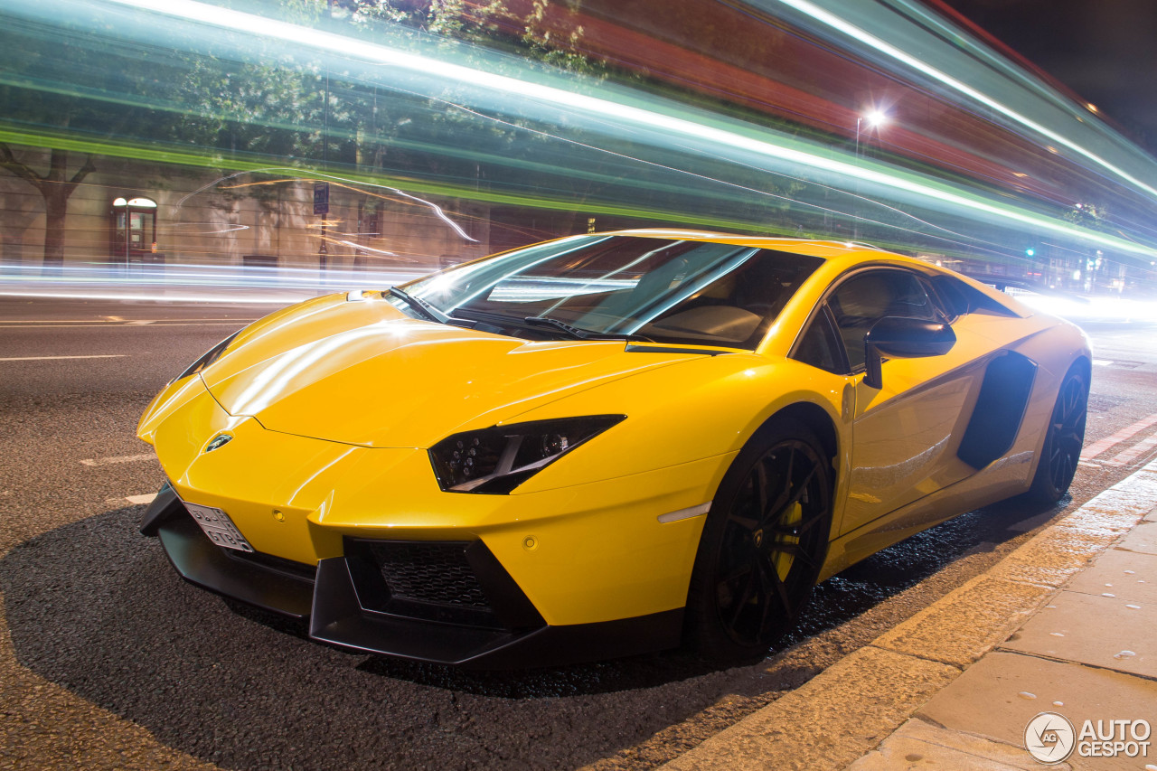 Lamborghini Aventador LP700-4