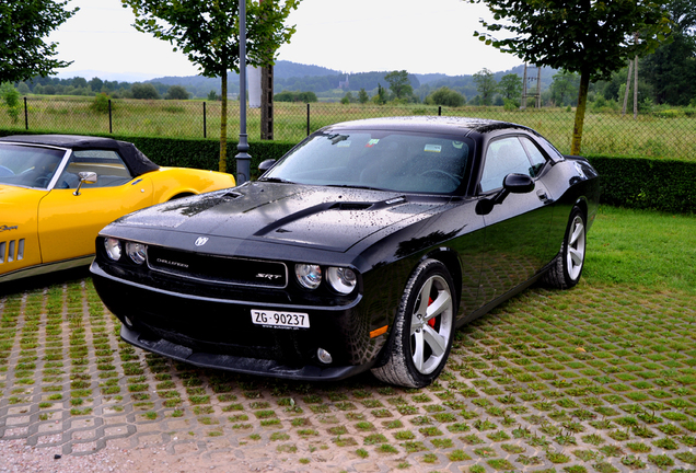 Dodge Challenger SRT-8