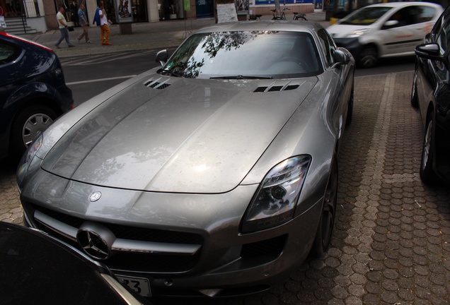 Mercedes-Benz SLS AMG