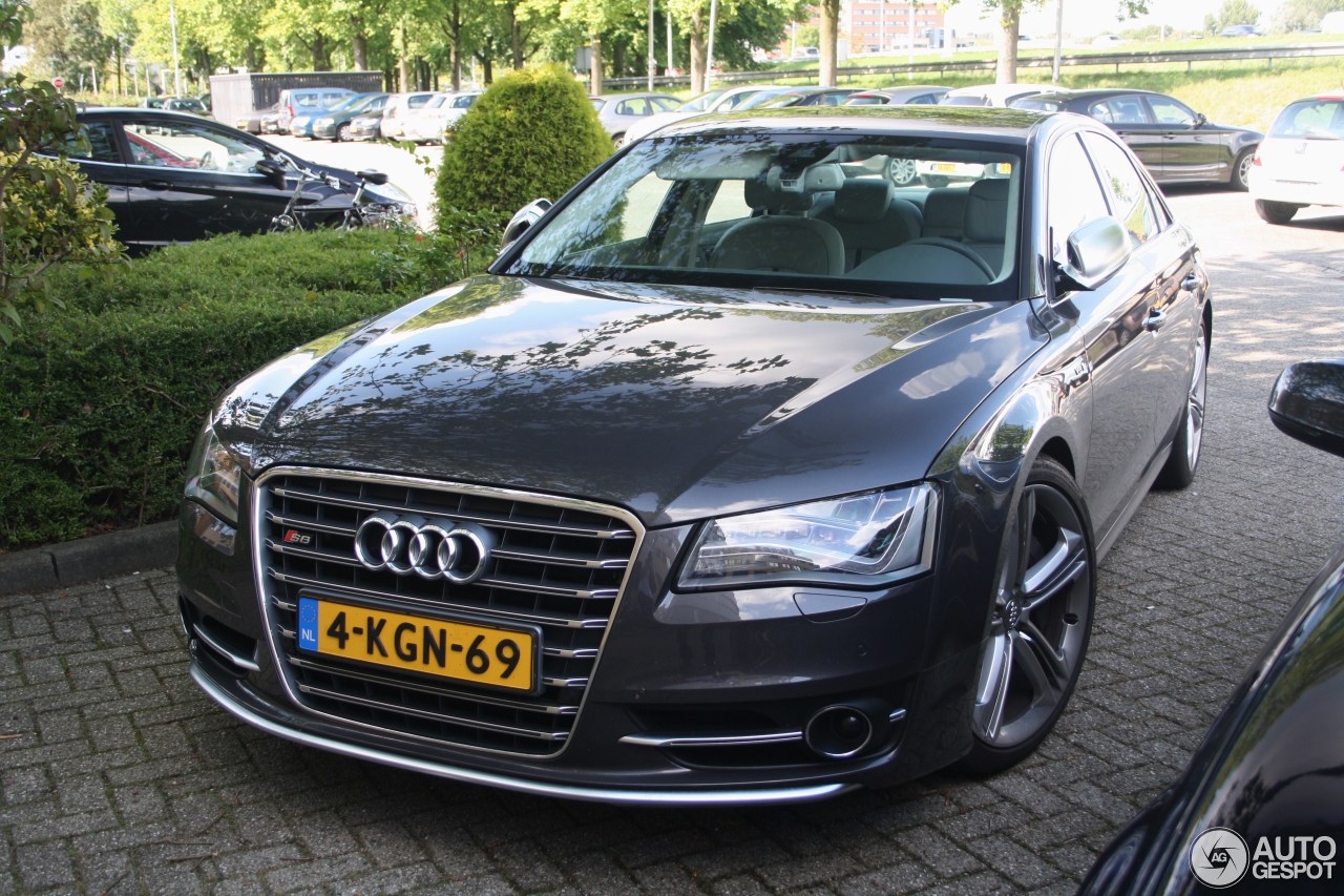 Audi S8 D4