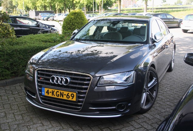 Audi S8 D4