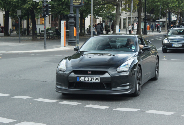 Nissan GT-R