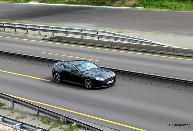 Aston Martin V12 Vantage