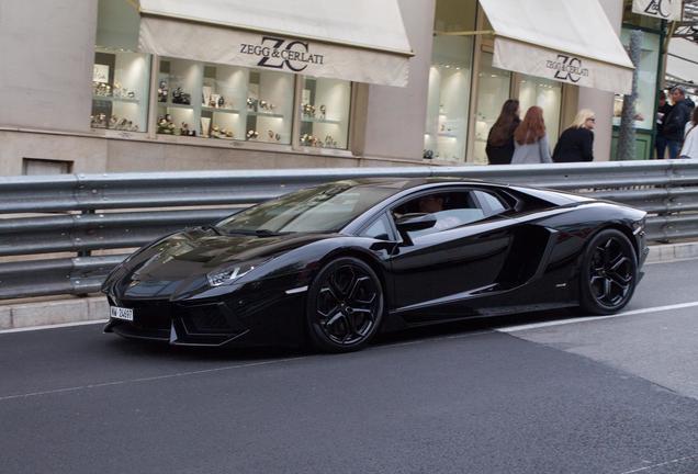 Lamborghini Aventador LP700-4