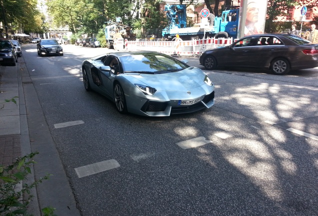 Lamborghini Aventador LP700-4 Roadster