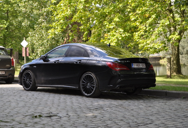 Mercedes-Benz CLA 45 AMG C117