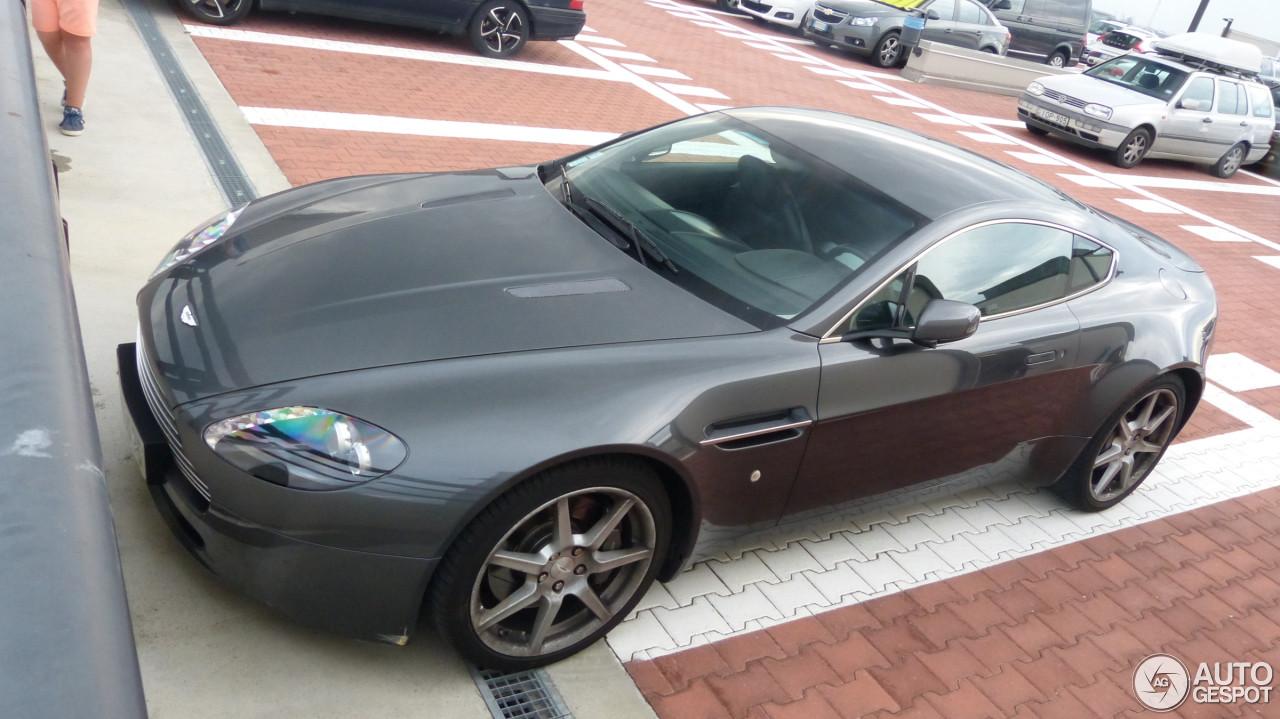 Aston Martin V8 Vantage