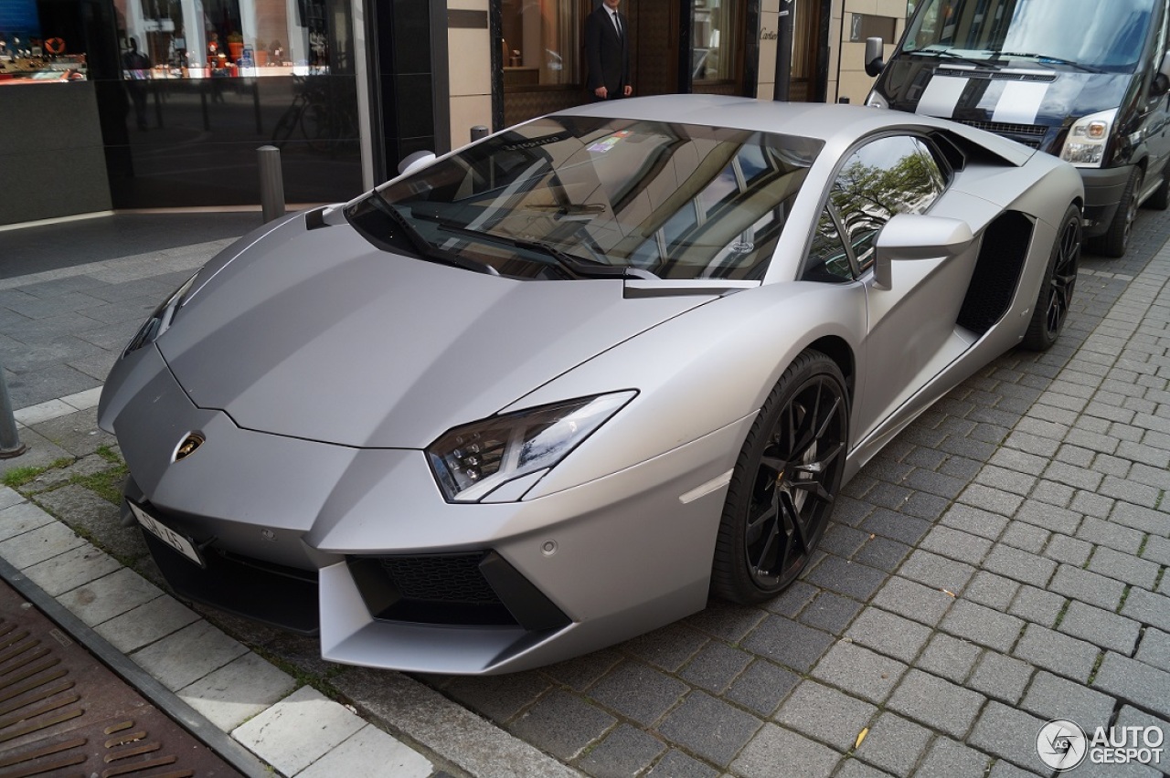 Lamborghini Aventador LP700-4