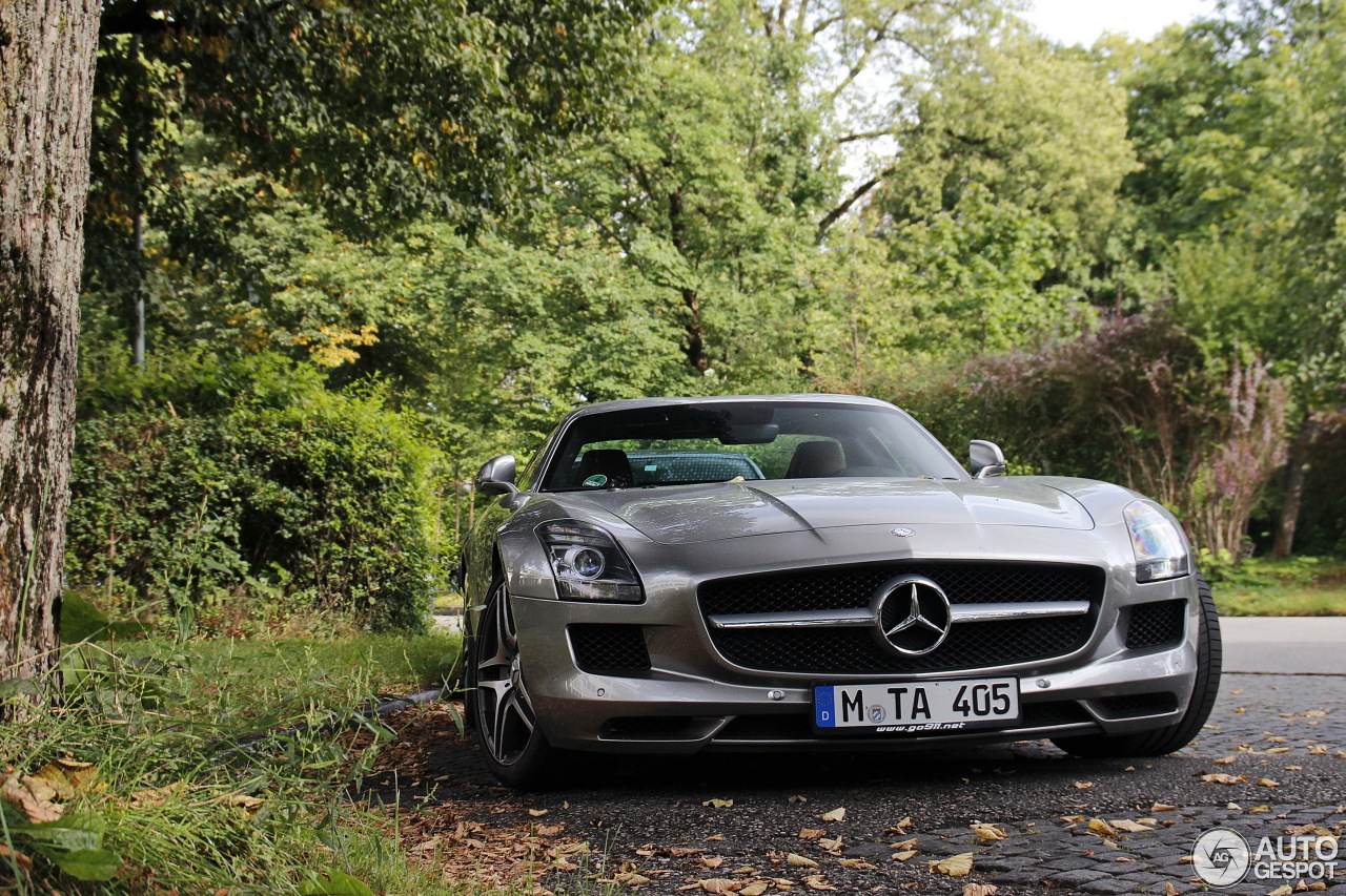 Mercedes-Benz SLS AMG