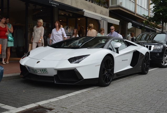 Lamborghini Aventador LP700-4 Roadster