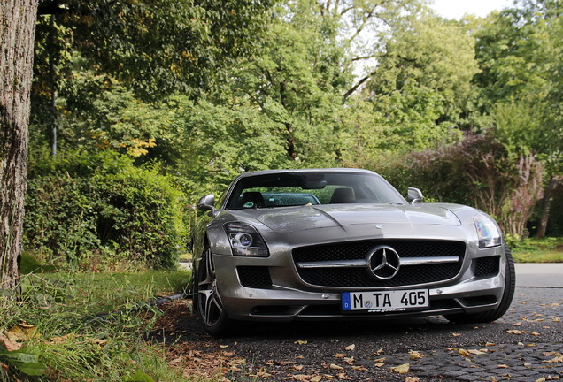 Mercedes-Benz SLS AMG