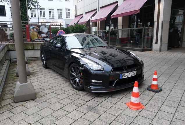 Nissan GT-R 2012