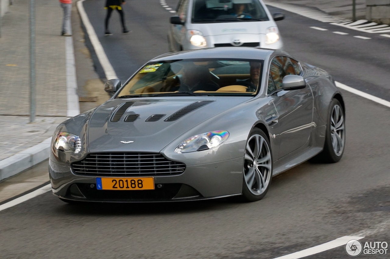 Aston Martin V12 Vantage