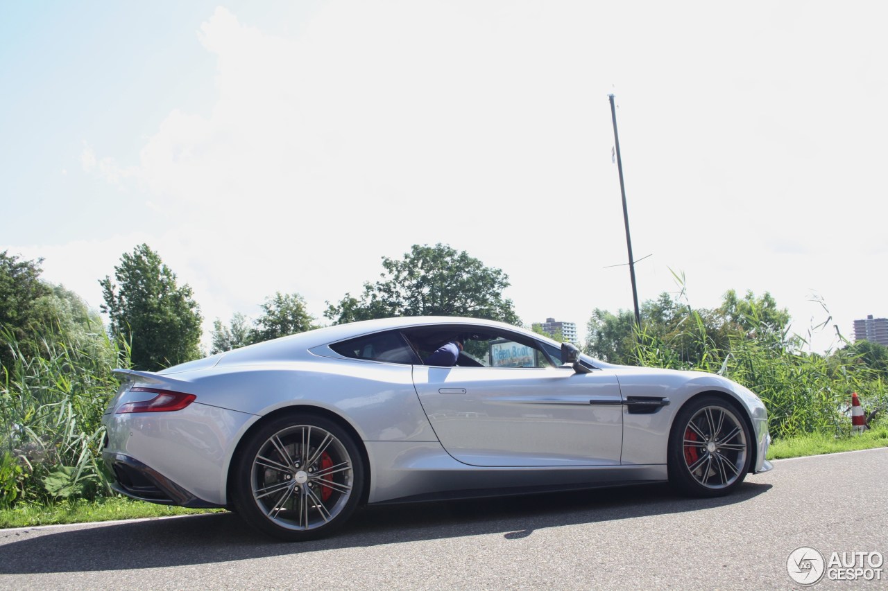 Aston Martin Vanquish 2013