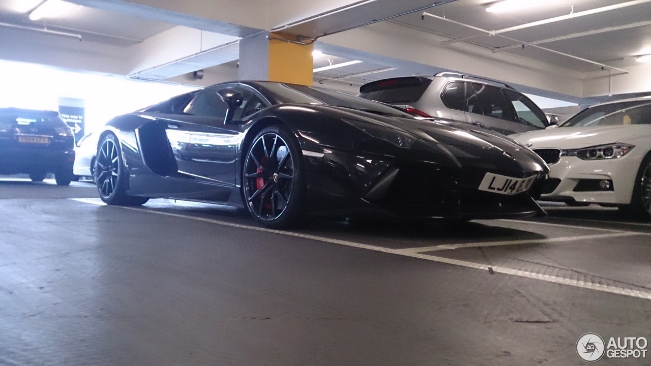 Lamborghini Aventador LP700-4 Roadster