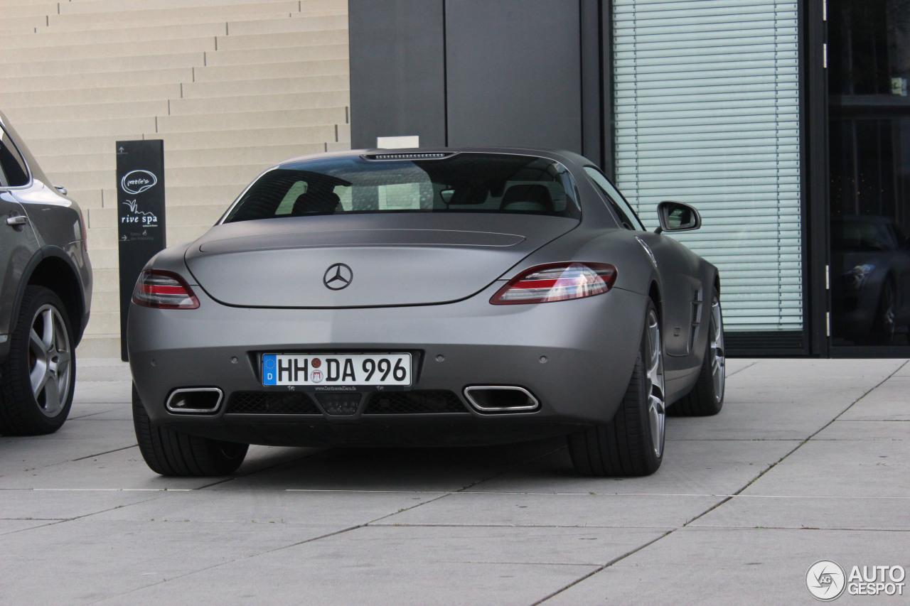 Mercedes-Benz SLS AMG