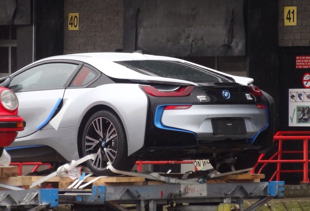 BMW i8