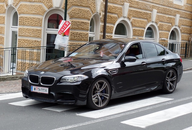 BMW M5 F10 2011