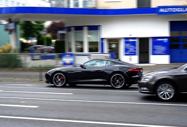 Jaguar F-TYPE R Coupé