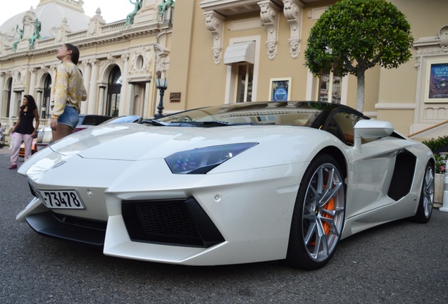 Lamborghini Aventador LP700-4 Roadster