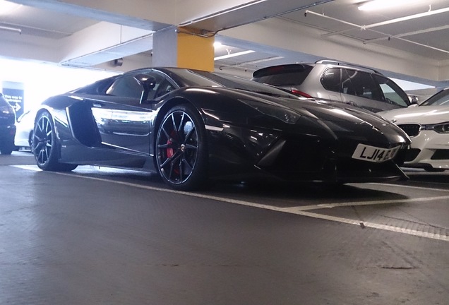 Lamborghini Aventador LP700-4 Roadster